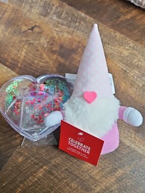 Pink Valentine Gnome Plush & Neil Enterprises Heart Shaped Photo Snow
